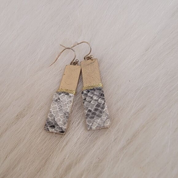 goldtone snake print dangle drop earrings - Picture 1 of 3